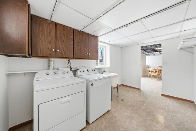 21122 S Hillside Road, Frankfort, IL 60423