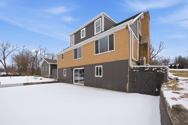 21122 S Hillside Road, Frankfort, IL 60423