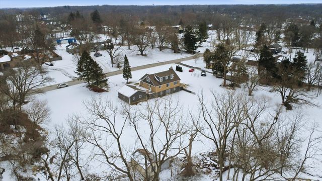 21122 S Hillside Road, Frankfort, IL 60423