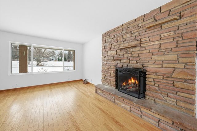 21122 S Hillside Road, Frankfort, IL 60423