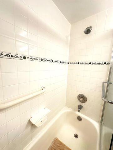 2004 Harwood C 2004, Deerfield Beach, FL 33442