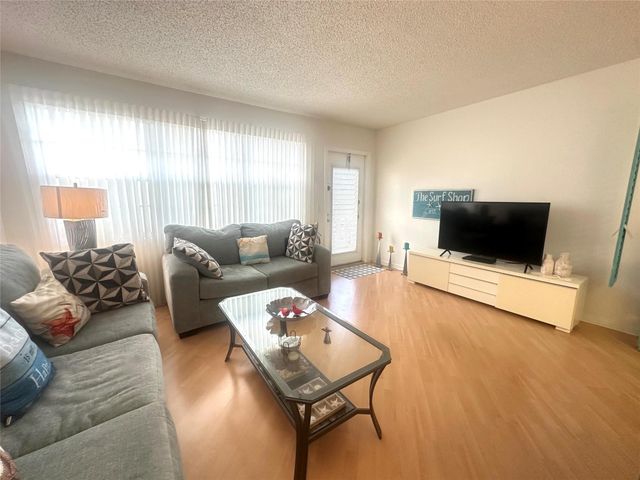 2004 Harwood C 2004, Deerfield Beach, FL 33442