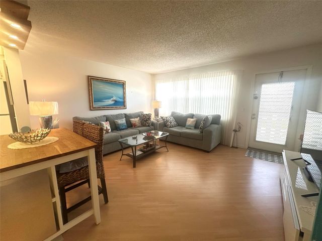 2004 Harwood C 2004, Deerfield Beach, FL 33442