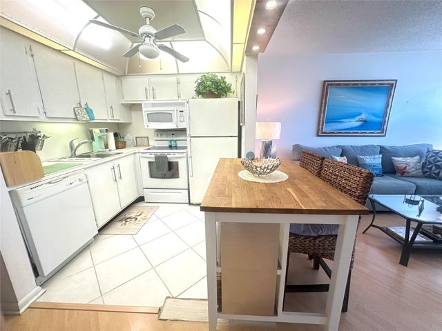 2004 Harwood C 2004, Deerfield Beach, FL 33442