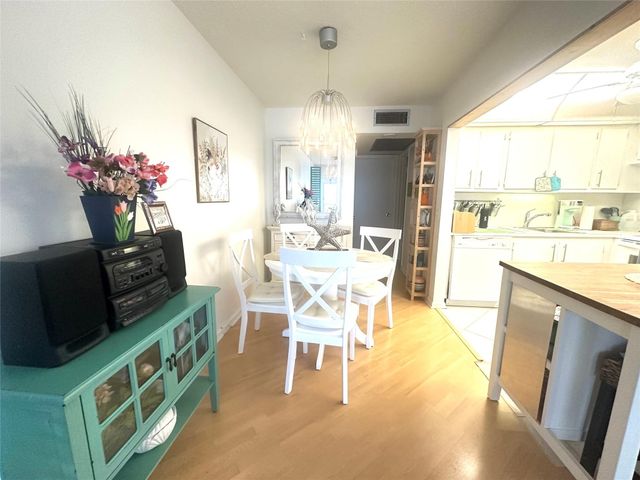 2004 Harwood C 2004, Deerfield Beach, FL 33442