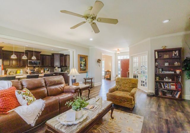 5916 Worth Ave, Benton, AR 72019