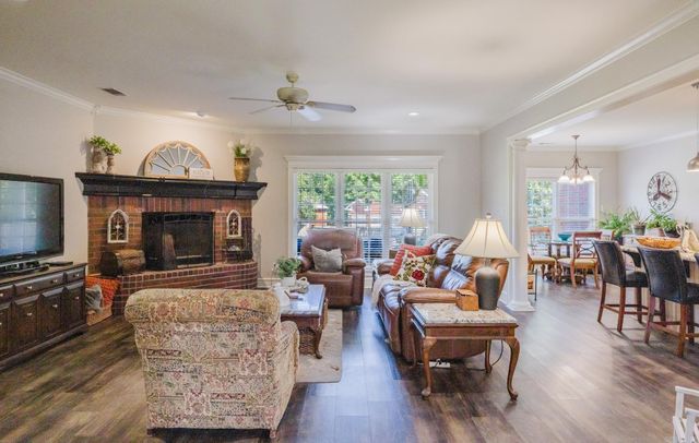 5916 Worth Ave, Benton, AR 72019