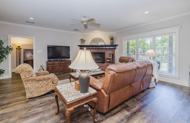 5916 Worth Ave, Benton, AR 72019