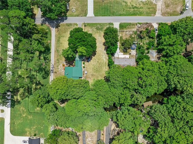 COVE ROAD, Tavares, FL 32778