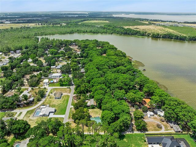 COVE ROAD, Tavares, FL 32778