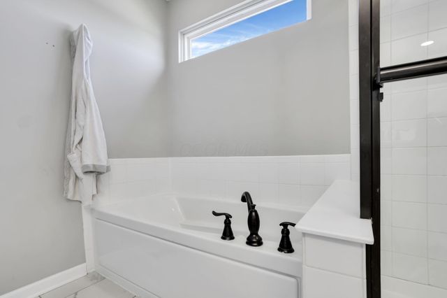 958 Thorn Hill Place, Lancaster, OH 43130