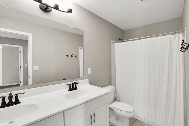 958 Thorn Hill Place, Lancaster, OH 43130