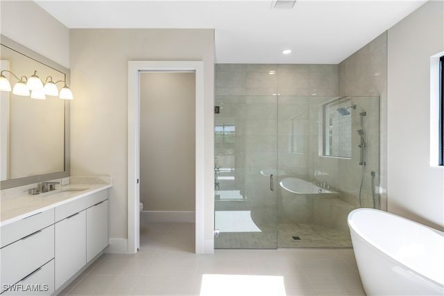 9653 Moonflower LN, Other, FL 34114