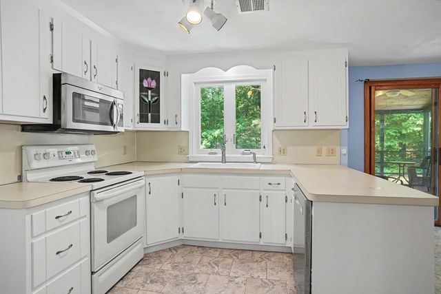 7 Chickadee Drive, Norfolk, MA 02056