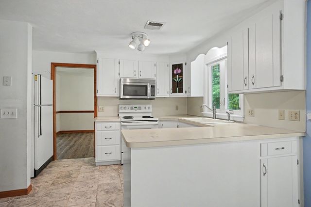 7 Chickadee Drive, Norfolk, MA 02056