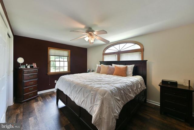 65 HAWK RD, Levittown, PA 19056