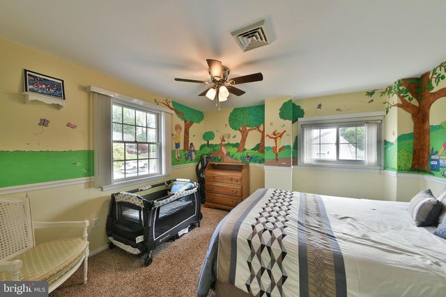 65 HAWK RD, Levittown, PA 19056