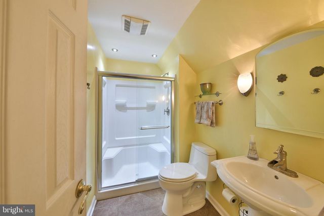 65 HAWK RD, Levittown, PA 19056