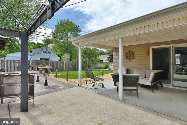 65 HAWK RD, Levittown, PA 19056