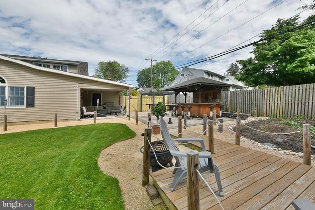 65 HAWK RD, Levittown, PA 19056