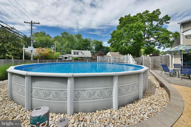 65 HAWK RD, Levittown, PA 19056