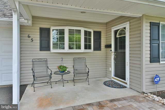 65 HAWK RD, Levittown, PA 19056