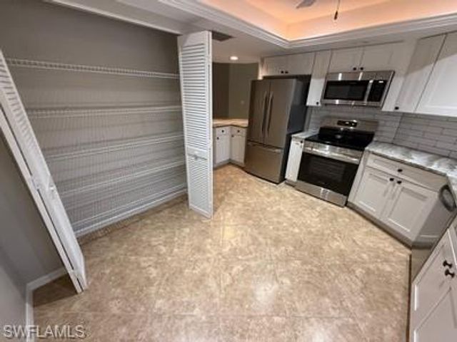 9836 Luna Cir Apt 204, Naples, FL 34109