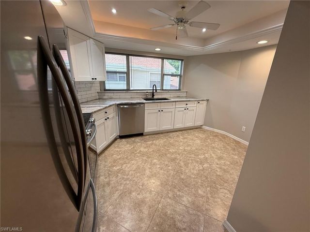 9836 Luna Cir Apt 204, Naples, FL 34109