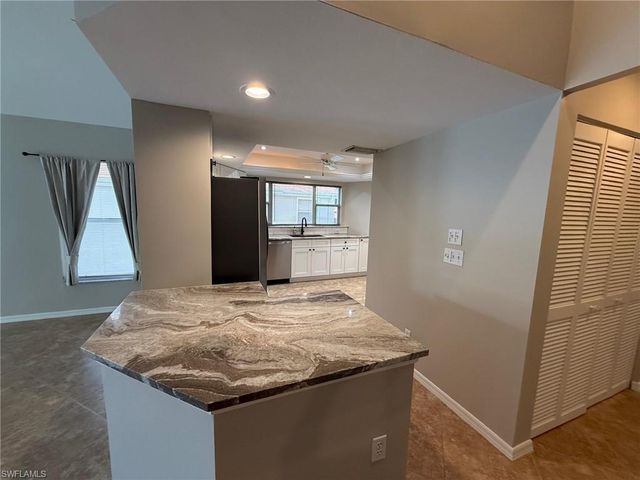 9836 Luna Cir Apt 204, Naples, FL 34109