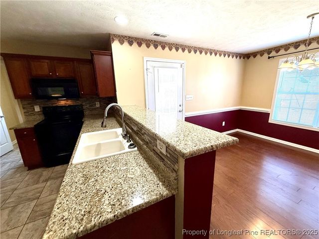 2512 Camp Lejeune Court, Hope Mills, NC 28348