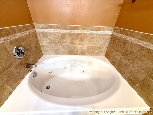 2512 Camp Lejeune Court, Hope Mills, NC 28348