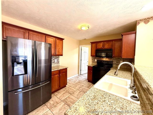 2512 Camp Lejeune Court, Hope Mills, NC 28348