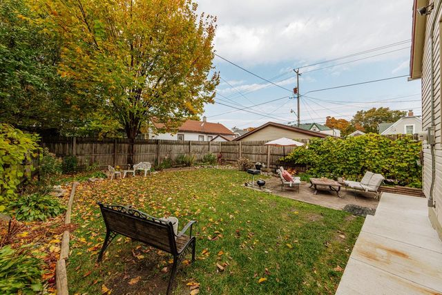 1227 S 10th STREET, Milwaukee, WI 53204