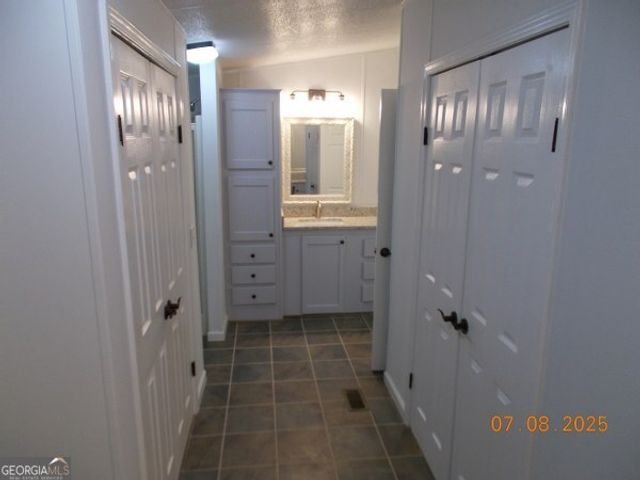 487 Oak View Trail, Cleveland, GA 30528
