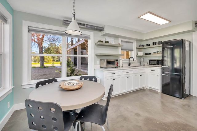 908 Ocean Blvd, St Simons Island, GA 31522