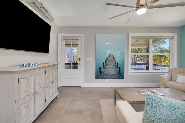 908 Ocean Blvd, St Simons Island, GA 31522