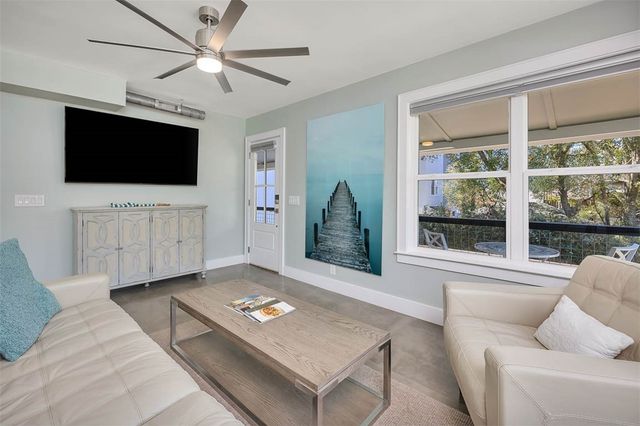 908 Ocean Blvd, St Simons Island, GA 31522