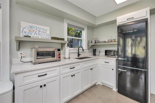 908 Ocean Blvd, St Simons Island, GA 31522