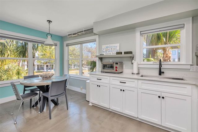 908 Ocean Blvd, St Simons Island, GA 31522