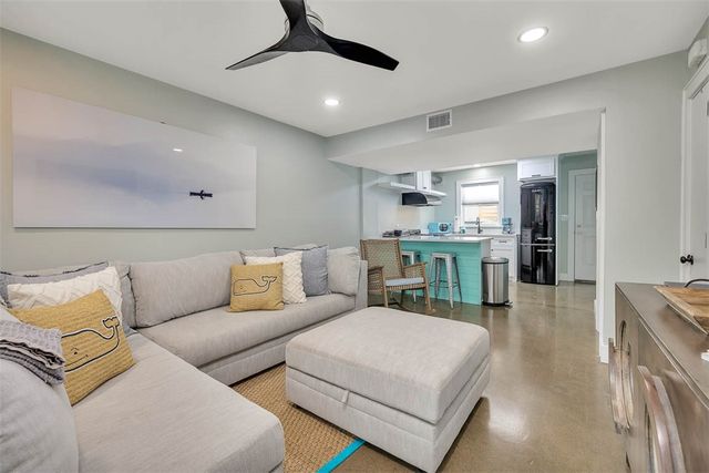 908 Ocean Blvd, St Simons Island, GA 31522