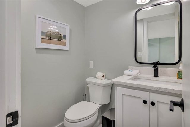 908 Ocean Blvd, St Simons Island, GA 31522