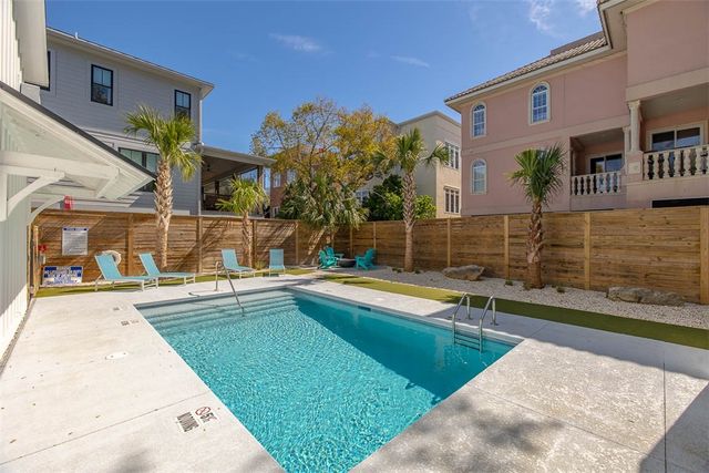 908 Ocean Blvd, St Simons Island, GA 31522