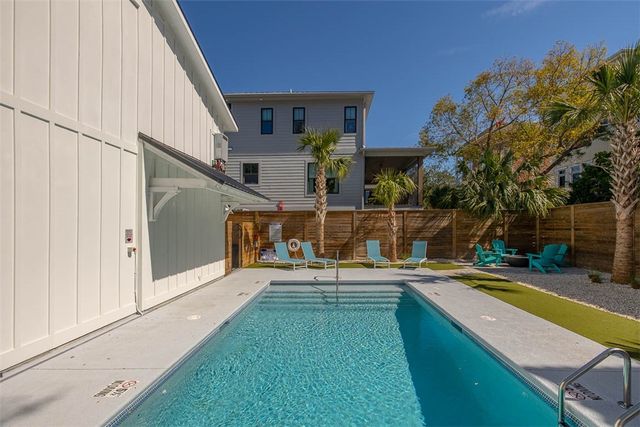 908 Ocean Blvd, St Simons Island, GA 31522