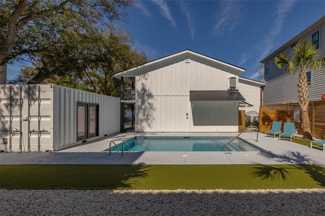 908 Ocean Blvd, St Simons Island, GA 31522