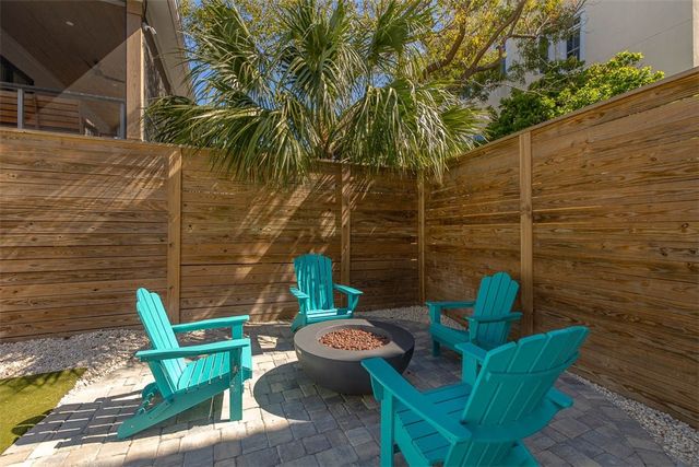 908 Ocean Blvd, St Simons Island, GA 31522