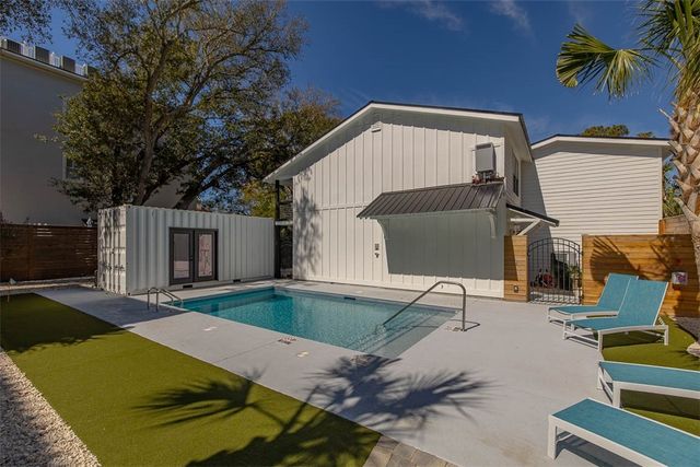 908 Ocean Blvd, St Simons Island, GA 31522