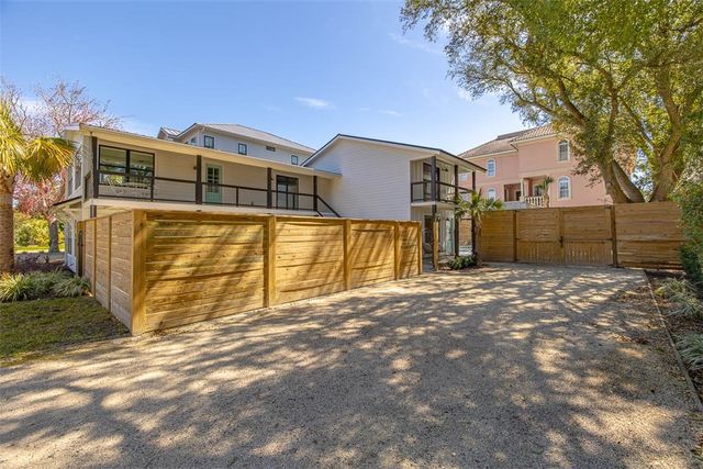 908 Ocean Blvd, St Simons Island, GA 31522