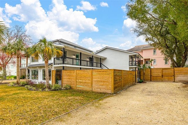 908 Ocean Blvd, St Simons Island, GA 31522