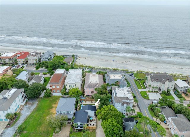 908 Ocean Blvd, St Simons Island, GA 31522