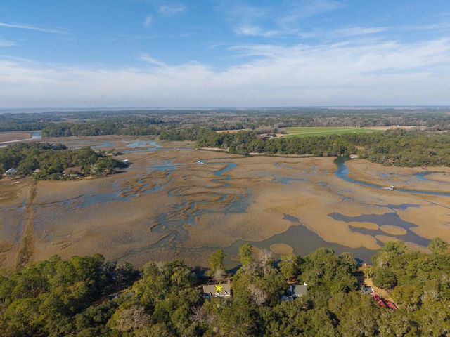 8460 Chisolm Plantation Road, Edisto Island, SC 29438